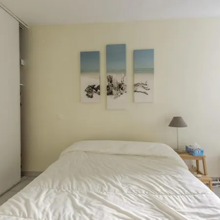 Beautiful Port Marianne Apt, Private Parking, 4 People * Montpellier